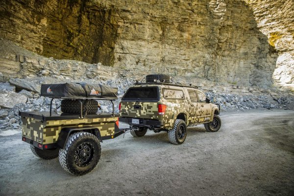 Nissan Project Titan - базиран на Titan Crew Cab PRO-4X уникален модел, създаден след анкета във Facebook