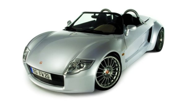 Това е един от по-малко известните автомобили, които ще откриете днес. Yes! Roadster е двуместен кабриолет, произведен от немската компания Yes! Beteiliguns- und Besitzgesellschaft mbH. Оригиналната версия на този спортен автомобил е била оборудвана с 1,8-литров турбо двигател Volkswagen. През 2006 г. обаче е обявено второ поколение на модела, вече с 3,2-литров VR6 двигател, произвеждащ 255 к.с. в своята атмосферна версия. Вариантът с турбо достига 355 к.с.
