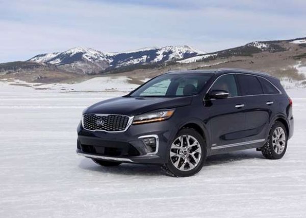 При един от родните на Santa Fe - кросоувърът Sorento, данните са сходни. Моделът на Kia също губи 9000 долара от цената си само за година.
