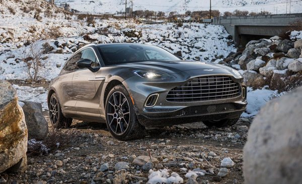 Най-впечатляващото в тази кола според американските журналисти е двигателят, който идва от Mercedes-AMG. Но освен това първият кросоувър на Aston има и впечатляващ външен вид. Единственият признак за сериозните финансови проблеми на компанията е вътре, където мултимедията няма дори сензорен екран, а повечето компоненти са задигнати от кошчето за боклук на Mercedes. 

Базова цена в САЩ: $195,172
Двигател: 4.0-литров V-8, 542 коня
Товарен обем: 622 литра 