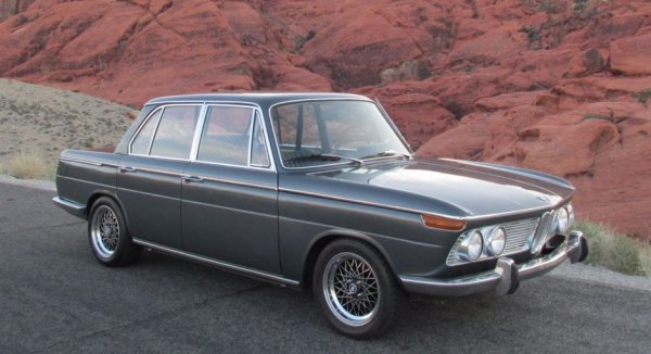 BMW предлага модели, чието означение започва с 3 още преди Втората световна война, но предшественик на модерната 3-та серия е фамилията компактни седани и хечбек модели, кръстени Neue Klasse.