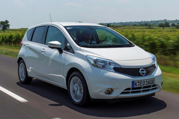 Размери: дължина 4100 мм, пътен просвет 145 мм, багажник 280 л

Отдавна изчезнал модел, опит на Nissan да кръстоса модните навремето миниванове с хечбек. Срещащите се в България варианти са произведени във Великобритания, в Съндърланд. Тук спокойно можете да се вместите под 5,000 лева, ако искате кола от по-миналото десетилетие, а за около 8,000 можете да намерите дори под 10-годишна. 
