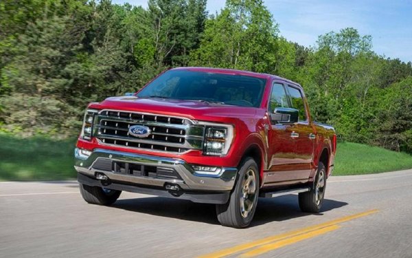 Пазарът на нови автомобили в Канада може да се е свил до 19,7% през 2020 година, но  това не попречи на Ford, General Motors, Toyota и Hyundai-Kia да увеличат пазарния си дял. Общо в страната са продадени 1 560 840 нови коли, като единствената марка, увеличила резултатите си през миналата година е Cadillac. На върха обаче си остава Ford F-Series, който е любимата кола на канадците за 55-а поредна година.
