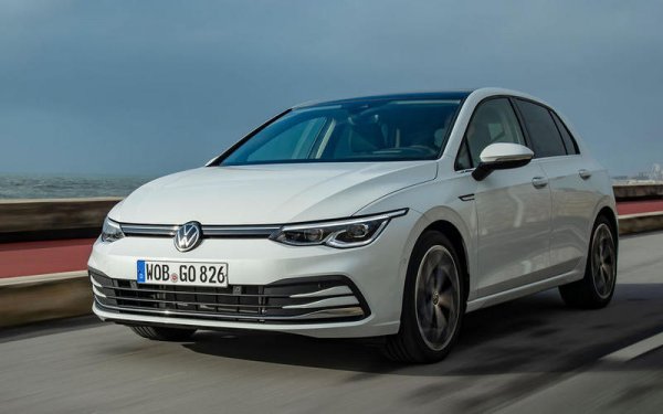 Германия продължава да държи Volkswagen и Golf, като второто и третото място са за два други модела от Волфсбург - Passat и Tiguan. Представянето на Golf беше подпомогнато от излизането на новото поколение на модела, към което интересът е огромен. На свой ред, Passat увеличи пазарния си дял с 2,7%. Добре се представя и електрическият ID.3, чиито продажби стартираха в края на годината.
