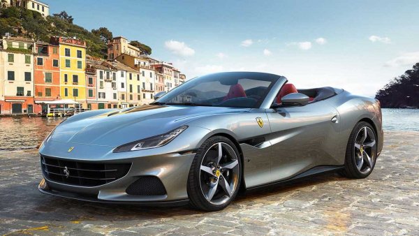 Красивото Portofino M ще се продава со края на годината, след което ще отстъпи място на Roma Spider. Въпреки това все още можете да намери такъв на пазара. Този кабриолет осигурява 612 к.с. и въртящ момент от 760 Нм, като ускорява до 100 км/ч само за 3,5 секунди, а максималната му скорост е 320 км/ч. На някои пазари дори е по-евтин от Roma.