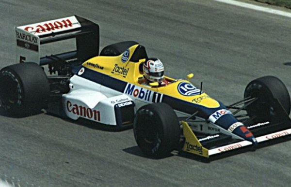 През 1988 Менсъл най-после стига до мечтания статут на първи пилот в Williams. Но съдбата пак е срещу него: Франк Уилямс губи турбодвигателите на Honda в полза на McLaren, и е принуден да се задоволи с по-скромните атмосферни V8 на Judd. Експериментите с иновативното активно окачване в Williams също не тръгват добре. Но това не е всичко: самият Найджъл хваща варицела през лятото, упорито отказва да пропусне състезанието на "Хунгароринг" в чудовищните летни горещини и състоянието му се влошава опасно. В крайна сметка се налага да пропусне няколко старта - включително и този на "Монца", където трябва да го представят като следващия пилот на Ferrari. 
