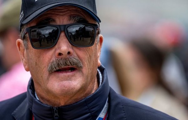 На 71 години, Менсъл живее на остров Джърси със съпругата си Роузан, с която са женени от 1975 година. Занимава се усилено с голф, притежава автомобилно дилърство в Дорсет, известно време бе собственик и на колоездачен отбор. Синовете му Лио и Грег са бивши пилоти, дъщеря му Клоуи е дизайнер. 
През 2012 Менсъл, който вече бе кавалер на Ордена на британската империя, бе удостоен и с по-висшата титла Командор на ордена от кралица Елизабет II. Член е и на Залата на славата по моторни спортове в САЩ. 
