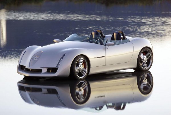 Този автомобил никога не е планиран като сериен, а по-скоро неговата идея е била да покаже на какво е способна японската компания. В същото време необичайната "баркета" е била напълно готова да излезе на пътя, но в Toyota просто са решили да я използват единствено за изложбен експонат.

Впрочем, една от особеностите на прототипа е възможността за включване на телефона с помощта на Bluetooth - без никакви Apple Car Play, регистрации и SMS.
