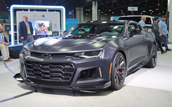 Мощност: 650 к.с.

Максимална скорост: 306 КМ/Ч

Скоростна кутия: 10-степенна автоматична скоростна кутия, задно задвижване
