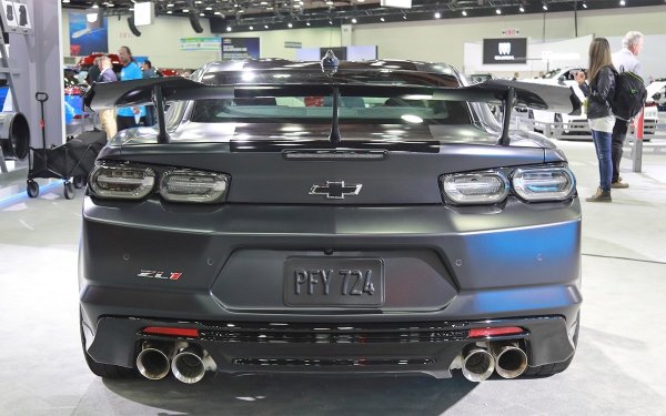 Друг представител на &bdquo;живите класици&ldquo; и един от стълбовете на американската автомобилна индустрия. Моделът Camaro обаче съществува от 1966 г. и изглежда, че останките от 6-то поколение, което се продава сега, ще бъдат последната глава в историята. Официално GM намеква, че правилното име ще бъде запазено, но това все още не е сигурно.
