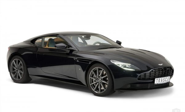 DB11 едва ли ще е първата кола, която ще ви дойде наум, когато стане въпрос за бронирани возила, но в германската компания Trasco от Бремен не мислят така. Тук защитата е срещу &bdquo;нападение с леко огнестрелно оръжие&rdquo;. В конструкцията на вратите се появява бронирана стомана, допълнителни композитни материали и непробиваеми за куршуми стъкла. Общото тегло на защитните елементи не надвишава 150 кг, уточняват от компанията и това не се отразява на динамиката на колата.