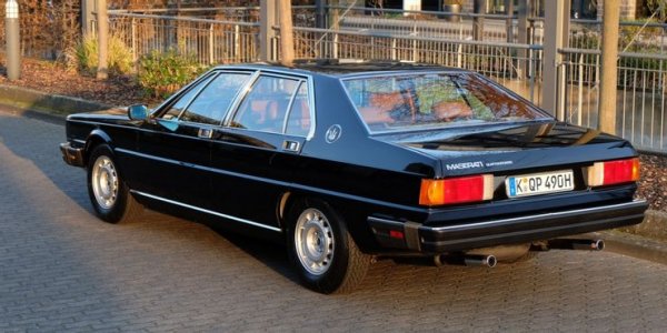 Автомобил с това име се предлага и в наши дни, но за цялата си история моделът така и не успя да постигне голям успех сред клиентите на луксозни седани. Най-вече защото беше глупост, като това ваши особено за петото поколение.