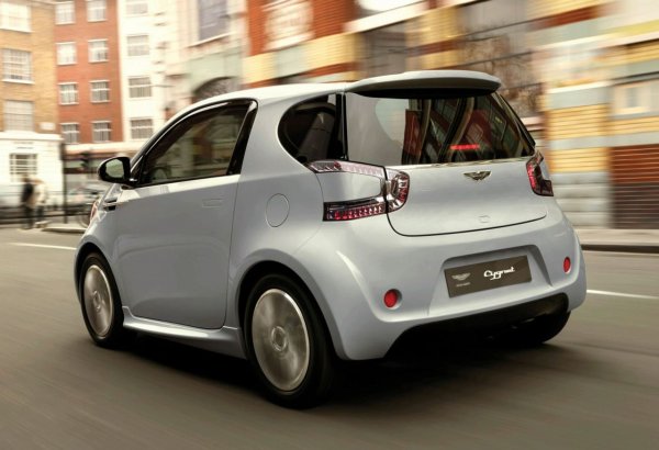 Британската компания просто взе малкия IQ на Toyota, създаден за да се конкурира със Smart Fortwo, прибави му някои елементи в оборудване и емблеми на Aston Martin и го пусна на пазара. Това се оказа ужасна идея, най-малкото защото Cygnet беше три по-скъп от оригиналния модел. Моделът се оказа пълен провал, но пък в наши дни се радва на интерес от страна на колекционерите.