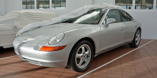 Този автомобил, който можеше и да не попада в тази група, тъй като не е сериен модел, а само прототип. Той показва, какво би се случило, ако Panamera беше изляза преди 30 години.