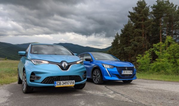 Българските правителства никога до момента не са насърчавали покупката на електромобили или дори покупката на нови автомобили като цяло. Единствената по-съществена отстъпка е правото на електрическите коли да паркират безплатно в Синя и Зелена зона в столицата и още три града. Въпреки това делът на електромобилите у нас е по-висок, отколкото в Чехия, Полша или Гърция например. Но това се дължи просто на твърде малкия общ обем на пазара. 
Дял на зареждаемите електромобили: 0.6%
БВП на глава от населението: 8 680 евро
