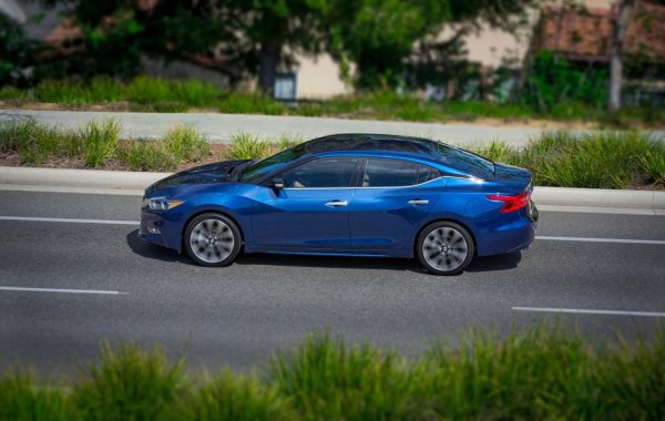 Nissan Maxima 