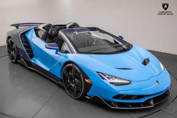 Lamborghini винаги е произвеждал коли в ограничени серии. Една от тях е Centenario - модел, който италианската компания през 2016 година в чест на 100-годишнината от рождението на основателя на марката Феручо Ламборгини. Суперколата има V12 двигател със 770 к.с. От този модел са произведени само 20 купета и 20 роудстъра.
