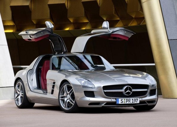 Mercedes-Benz SLS AMG