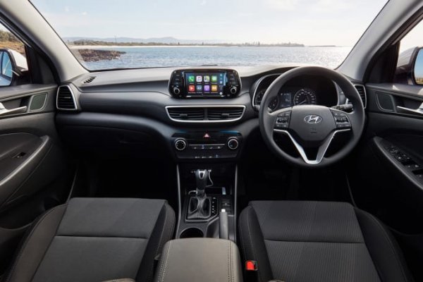 Пазарът на средиземноморския остров никога не е бил особено голям, а и обикновено е движен от местните рент-а-кар компании, които сега покрай ковид-блокадата не купуват. Затова и свиването през януари е внушително. Все пак Hyundai Tucson удържа първата позиция с 47 продадени коли, пред Kia Sportage - 36. Нататък следват Toyota CH-R, Nissan Juke, Kia Stonic, VW T-Cross и пр.
