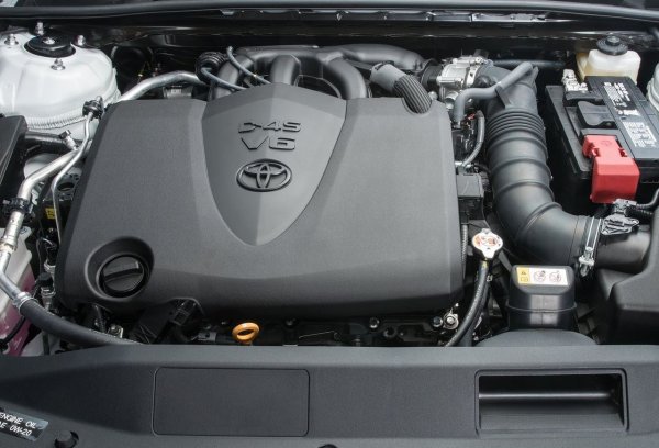 Ако се появи характерен шум, е необходимо да се диагностицира състоянието на ангренажната верига и нейните обтегачи. Ако има разтягане, целият комплект трябва да се смени, за да се предотврати прескачане и повреда на клапаните.