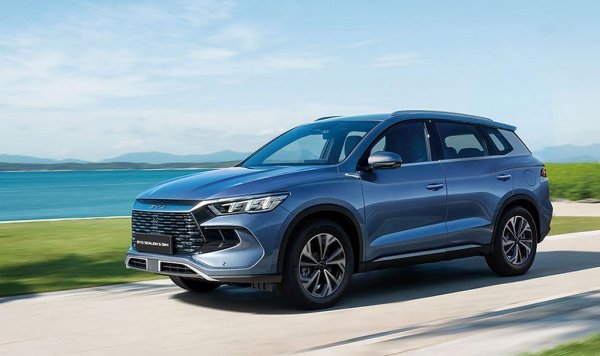 Още един "суперхибриден" SUV, който дава до 1016 км комбиниран автономен пробег с пълен резервоар и заредена батерия. Комбинираният среден разход на гориво е 2.1 литра за 100 км по WLTP тестовете. Пробегът само на ток е до 86 км. 
