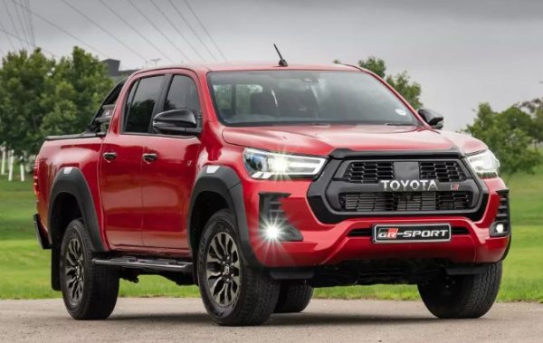 През миналата година японският производител увеличи мощността на двигателя на Hillux и така създаде „напомпана+ версия на пикапа, предназначена за Южна Африка.