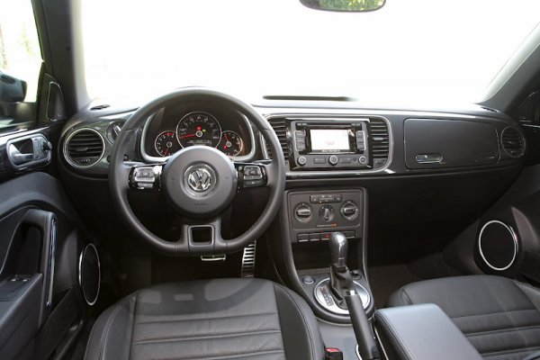 <p>Wards Auto подреди 10-те най-добри автомобилни интериора за 2012 година <br /><br />Volkswagen Beetle</p>