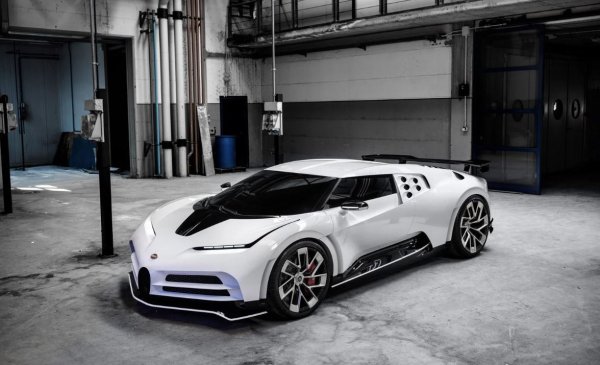 Година на производство: 2019 г.

Цена: 12,5 милиона евро

Bugatti Centodieci е създаден по случай 110-годишнината на френската марка и само поради тази причина има музейна стойност. Супер купето е базирано на серийния хиперавтомобил Bugatti Chiron, но е стилизирано според визията на купето Bugatti EB110, което дебютира през 1991 г. и е кръстено в чест на 110-ия рожден ден на основателя на френската компания Еторе Бугати.

Сплитерът на предната броня е удължен, а стъкленият капак на двигателя напомня подобен елемент при модела EB110. Не е изненадващо, че това творение пленява, от една страна, със своя ретро стил, а от друга, с модерни технически решения. 
Благодарение на 8,0-литровия W16 двигател с 4 турбокомпресора и 1600 конски сили, Bugatti Centodieci е в състояние да ускори от 0 до 100 км/ч за 2,4 секунди, при максимално ускорение от 380 км/ч.

Произведени са общо 10 екземпляра на цена от 12,5 милиона евро.
