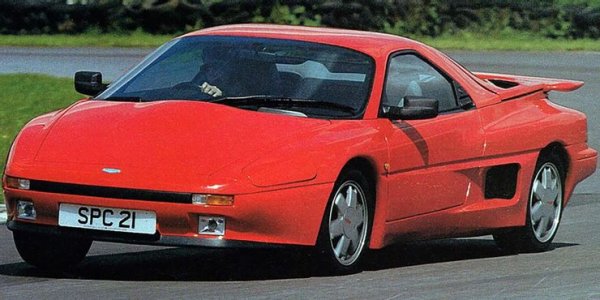 Solo е спортен модел, построен от компанията Panther в края на 80-те години. Първоначално беше предвидено да бъде пуснат в производство през 1986 години, но след успешния дебют на Toyota MR2, Solo трябваше да претърпи сериозни промени.

Сред тях беше увеличението на мощността на 2,0-литровия турбомотор - от 130 на 154 к.с. Максималната скорост на Solo достигна 231 км/ч, но пък времето за ускорение до 100 км/ч от място не впечатляващо. Като цяло на модела му липсваше именно бързина, за да може да се конкурира с Lotus Esprit Turbo и Porsche 911, които са в същата ценова листа.