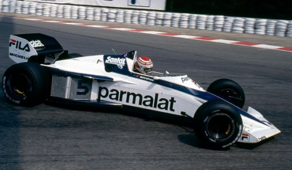Авторството на двигателя за шампионския болид Brabham BT52 във Формула 1 през 1983 г. също принадлежи на BMW. Двигателят с обем 1,5 литра развива поне 640 к.с., а се твърдеше, че може и 1500 коня.