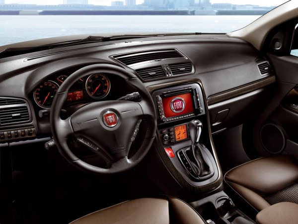 Croma има рекордна остъклена площ на каросерията от общо 3.254 м2