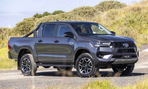 1. Toyota Hilux - 32 656
2. VW Polo Vivo - 25 914
3. Ford Ranger - 25 522
4. Toyota Corolla Cross - 21 861
5. Isuzu D-Max- 18 973
6. Volkswagen Polo - 16 051
По традиция в Южна Африка най-много се търсят пикапите. При марките води Toyota, пред VW, Suzuki, Ford, Hyundai и Nissan, със седмо място за китайската Chery. 
