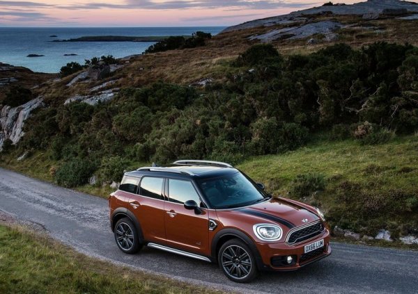 Малък премиум SUV -  MINI Countryman ($ 26 900 - 37 900)
