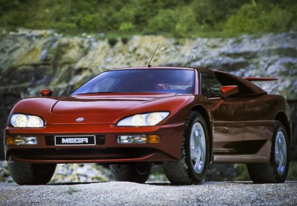 Една среща с френското чудовище е достатъчно, за да остави дълбоки следи в съзнанието. Плоският, но в същото време сравнително висок и широк Aixam Mega Track има две предназначения. Първото е да лети по пътя с помощта на 6,0-литровия V12 от Mercedes-Benz с 400 к.с. А второто – да се справя отлично и на тежък терен, което става и с помощта и на пътния просвет, вариращ между 203 и 330 мм. Суперколата-всъдеход е разработена за тези, които искат да са бързи и да не се спират пред трудностите. Само че и при него именно двойното предназначение, както и високата цена, изплашиха клиентите.