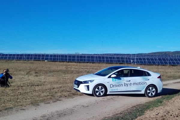 По-голямата корейска компания позабави растежа в последните години покрай опитите да се позиционира по-близо до премиум сегмента, а също и да прекрати практиката на големите търговски отстъпки. Все пак Hyundai се развива добре, а през октомври отчита 13% ръст. 
Продажби: 460 855 (+1.4%)