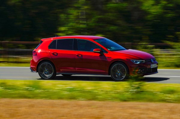 Основата е новият Golf GTI, след него ще се появи следващият GTI Performance, а трябва да очакваме и TCR Limited Edition, въпреки че кариерата на германския модел в тази състезателна категория е към края си.

Тези версии трябва да запълнят празнината между Golf GTI и следващия Golf R.
