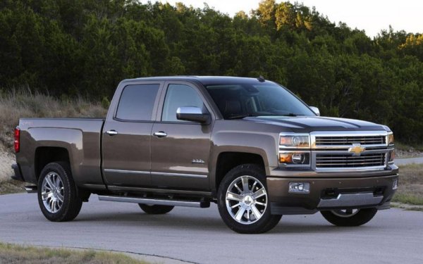 Пикапът на Chevy от десетилетия неизменно отстъпва по продажби на стария си съперник Ford F-150 (а на моменти дори бе зад Ram 1500), но е с най-добри изгледи да изкара четвърт милион мили - 18.8% от проверените от iSeeCars машини са го сторили. Това е 2.2 пъти над средното за пазара. 
