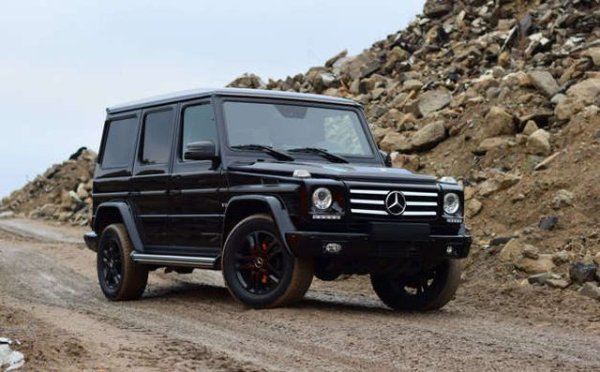 Нов - 182 631 долара

Употребяван - 190 078 (4,1% повече) 

Ако имате близо 200 000 долара, които да похарчите за Mercedes-Benz G-Class, защо да не добавите още 7500 долара, за да не чакате за доставка. През май тази година G-Class беше най-бързо продаваният нов автомобил в Щатите. Много от желаещите да го притежават се обърнаха към пазара на употребявани автомобили, като определено не бяха притеснени от високата цена.