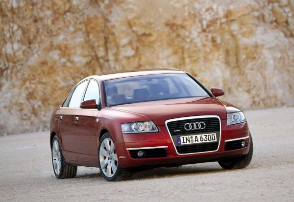 Каросерията на германския бизнес-седан е доста здрава, като това се отнася и за шасито. При тях появата на корозия е максимално ограничена, благодарение на допълнителна обработка. Това се отнася и за най-опасното място – около задните калници и най-вече в тяхната върешна част.