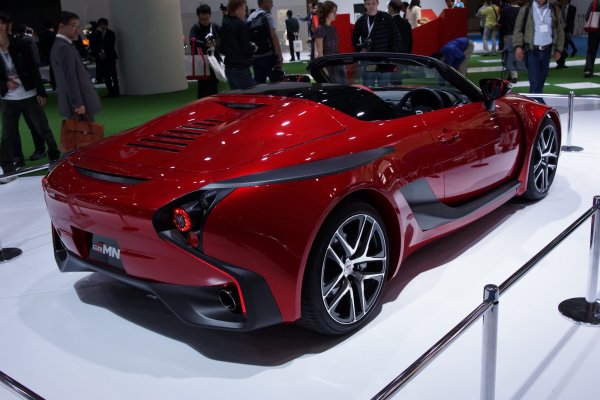 Toyota GRMN SPORTS HYBRID Concept II - хибрид с AWD задвижване и 300 к.с., който е създаден в чест на Хирому Нарусе