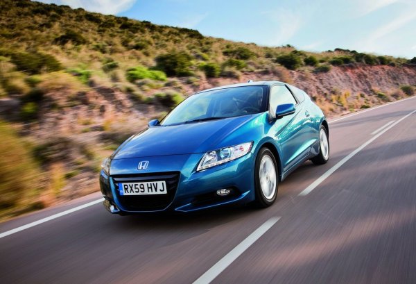 Това купе на Honda можеше да се превръне в култов модел, но не успя. Когато моделът беше представен през 2010 г., той генерира огромни очаквания. И донякъде ги оправда заради атрактивния си дизайн, а също така и защото не беше прекалено скъп и предлагаше нещо различно от това, което съществуваще на пазара.  

А най-хубавото беше, че имаше ръчна скоростна кутия. Големият проблем обаче се оказа ниската производителност - само 124 к.с., което означаваше, че тази кола е по-бърза в завоите, отколкото на правите.
