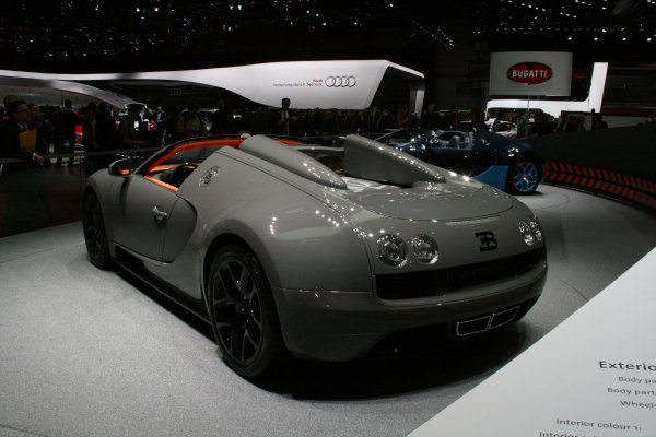Женева 2012 / Bugatti Veyron Grand Sport Vitesse 