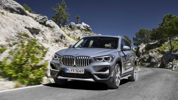 Един от малкото модели, които през този ноември продадоха повече бройки (9987), отколкото през миналия (9537). За цялата година изоставането на Х1 е над 22 000 автомобила. 
