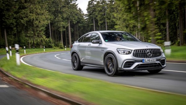 Доста умерен спад (около 10 000 бройки) за компактния кросоувър на Mercedes.
