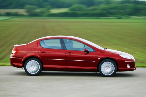 И купето, и седанът получават обновената версия на ESL V6 с 210 к.с. При седанът се появява и 6-цилиндров дизелов двигател в две версии : 2,7 литра с 204 к.с. и 3 литра с 241 к.с.