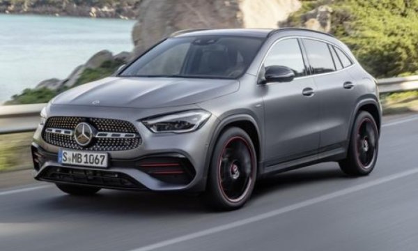 Компактният SUV от семейството на Mercedes се откроява със своите заострени форми, които много напомнят на седана, от който произлиза. Gla може да бъде оборудван с три различни дизелови двигателя. Започваме от 180 d , който разполага с 2.0-литров четирицилиндров двигател със 116 к.с. който позволява разход от 5,4 l/100 km. Следва 200 d &nbsp;на който същият мотор доставя 150 к.с. и сходна консумация. Тя обаче се повишава леко при 4Matic със задвижване на всички колела до 5,6 л/100 км пробег.&nbsp;
И накрая, гамата се затваря с 220 d 4Matic , изключително със задвижване на четирите колела, който осигурява 190 к.с. &nbsp;и разход от 5,7 л/100 км. За всички версии скоростната кутия е осемстепенна 8G-Dct автоматична. Gla е дълъг 4412 мм, широк е 1834 мм, висок е 1616 мм и има междуосие от 2729 мм, а багажникът е с капацитет от 435 литра. Цената започва от 43 526 евро за 180 d, докато 45 234 евро са необходими за 200 d, 47 503 евро за 200 d 4Matic и 54 018 евро за 220 d 4Matic.