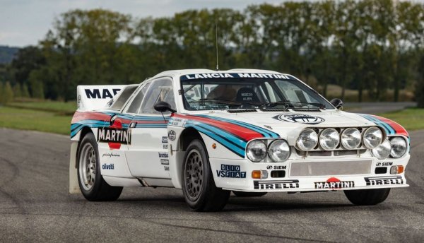 Колите обаче споделят същата философия, създавайки най-добрата машина за шофиране, която предлага максимална ангажираност на водача по всяко време. За Kimera EVO37 това означава задвижване на задните колела, шестстепенна механична трансмисия и двигател с турбокомпресор, който предлага мощност от 512 к.с.