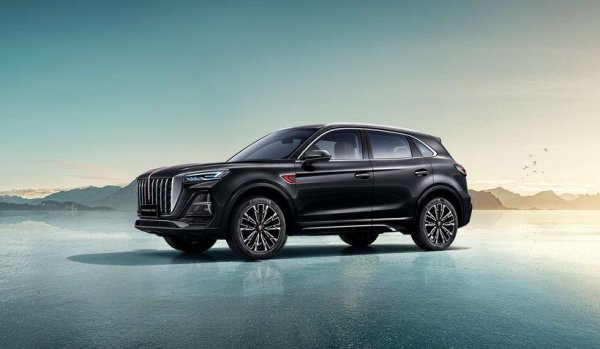 По-голям SUV модел със същото задвижване - двулитров бензинов турбомотор, който обаче тук е с малко по-ниска максимална мощност - 241 конски сили. Ускорението от 0 до 100 км/ч отнема 7.5 секунди. Максималната скорост е 210 км/ч. Максималният въртящ момент е 380 Нм. Двигателят се комбинира само с една трансмисия - 8-степенен автоматик. 
