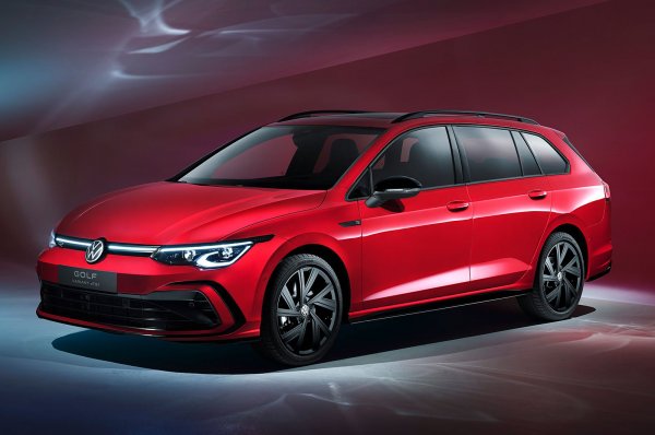 Комби версията на Volkswagen Golf ще предложи щедър 661-литров багажник, малко по-голям от този на сестринската Octavia Estate. Двигателите ще са като на хечбека, което ще рече еднолитров бензин, 1,5-литров мек хибрид и двулитров дизел с две версии на мощността.