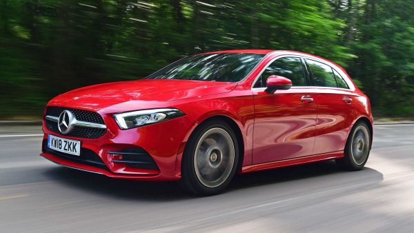 Един от най-популярните двигатели на Renault - 1,5-литровият турбодизел К9К, представен през 2003 година се използваше в различни варианти в много от моделите на алианса Renault- Nissan, включително и от Dacia. В отделните версии, мощността е 95 и 110 к.с. (по-късно 116).